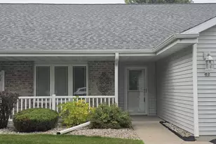 82 Queens Way, Fond du Lac, WI 54935 - Photo 2