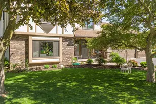 37 Butte Des Morts Ct, Appleton, WI 54914 - Photo 2