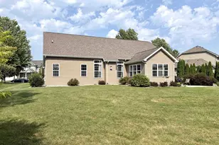2701 E Glenhurst Ln, Appleton, WI 54913 - Photo 4
