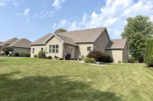 2701 E Glenhurst Ln, Appleton, WI 54913 - Photo 2