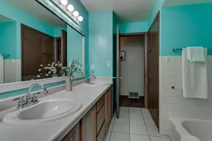 915 E Grant St, Appleton, WI 54911 - Photo 28