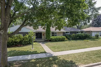 915 E Grant Street, Appleton, WI 54911 - Photo 2