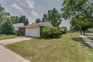 915 E Grant St, Appleton, WI 54911 - Photo 42
