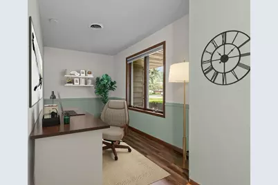 301 Oak Manor Drive, Oshkosh, WI 54904 - Photo 18