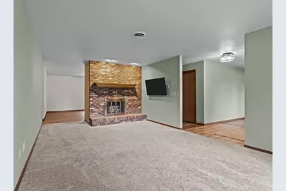 301 Oak Manor Drive, Oshkosh, WI 54904 - Photo 14
