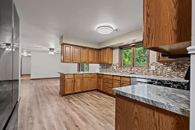 301 Oak Manor Drive, Oshkosh, WI 54904 - Photo 24