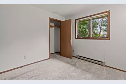 301 Oak Manor Drive, Oshkosh, WI 54904 - Photo 48