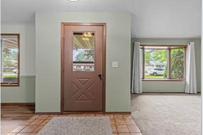 301 Oak Manor Drive, Oshkosh, WI 54904 - Photo 12