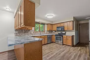 301 Oak Manor Dr, Oshkosh, WI 54904 - Photo 22