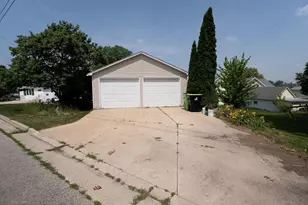 309 Clay St, Chilton, WI 53014 - Photo 2