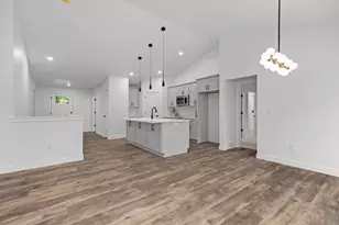 1005 Lotus Trail, Menasha, WI 54952 - Photo 12