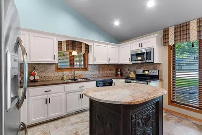 2043 Autumn Leaves Circle, Green Bay, WI 54313 - Photo 10