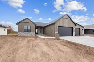2998 Creekwood Dr, Green Bay, WI 54311 - Photo 6