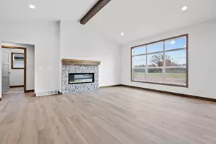 2998 Creekwood Dr, Green Bay, WI 54311 - Photo 16