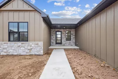 2998 Creekwood Drive, Green Bay, WI 54311 - Photo 8