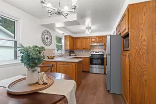 1135 Wirtz Ave, Green Bay, WI 54305 - Photo 8