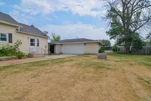 238 Michigan Ave, Oconto, WI 54153 - Photo 2