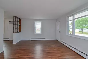 238 Michigan Ave, Oconto, WI 54153 - Photo 10