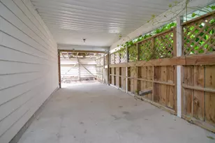 238 Michigan Ave, Oconto, WI 54153 - Photo 6