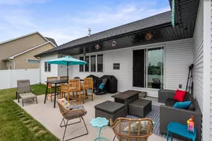 W5638 Hoelzel Way, Appleton, WI 54915 - Photo 4