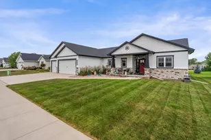 W5638 Hoelzel Way, Appleton, WI 54915 - Photo 40