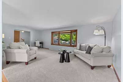 1330 N Briarcliff Drive, Appleton, WI 54915 - Photo 4