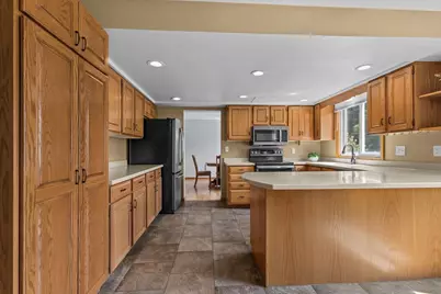 1330 N Briarcliff Drive, Appleton, WI 54915 - Photo 12