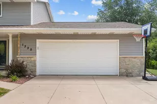 1330 N Briarcliff Dr, Appleton, WI 54915 - Photo 60