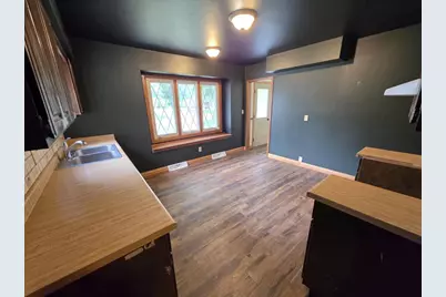 614 W 1st Street, Shawano, WI 54166 - Photo 8