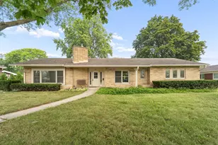 575 Ledgeview Blvd, Fond du Lac, WI 54935 - Photo 1