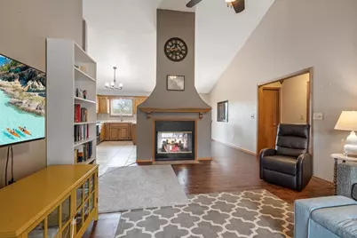 3040 Joy Lane, Green Bay, WI 54311 - Photo 4