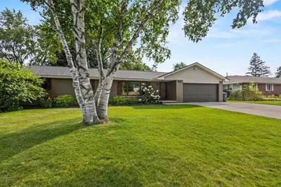 524 E Briar Lane, Green Bay, WI 54301 - Photo 2