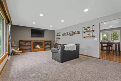 524 E Briar Lane, Green Bay, WI 54301 - Photo 10