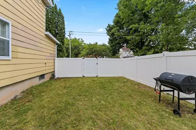 1011 Stuart Street, Green Bay, WI 54301 - Photo 2
