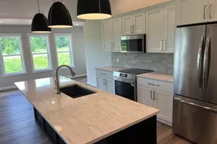 565 Gunderson Dr, Portage, WI 53901 - Photo 4