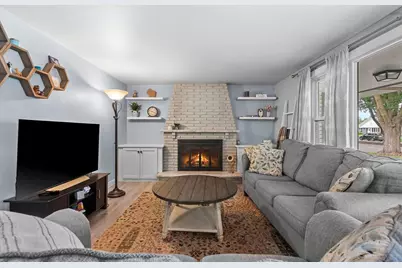 1222 Royal Boulevard, Green Bay, WI 54303 - Photo 4