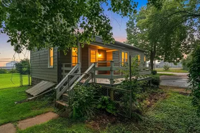 1023 N Chestnut Avenue, Green Bay, WI 54303 - Photo 2