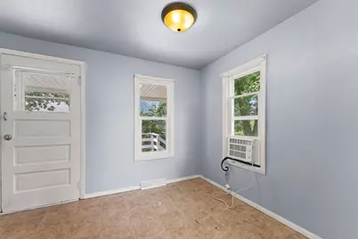 1023 N Chestnut Avenue, Green Bay, WI 54303 - Photo 8