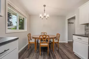 906 Oshkosh St, New London, WI 54961 - Photo 10