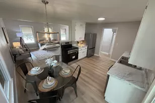 928 Harney Ave, Oshkosh, WI 54901 - Photo 2