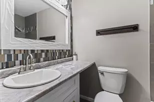 7615 N Delta Pl, Milwaukee, WI 53223 - Photo 18