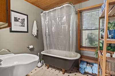 215 N Division Street, Waupaca, WI 54981 - Photo 14