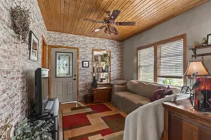215 N Division St, Waupaca, WI 54981 - Photo 4