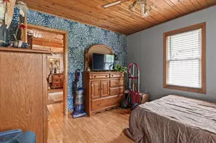 215 N Division St, Waupaca, WI 54981 - Photo 12