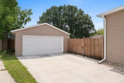 823 W 4th Avenue, Oshkosh, WI 54902 - Photo 58