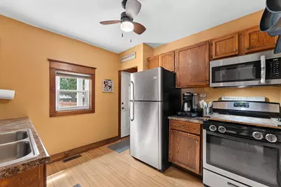 823 W 4th Avenue, Oshkosh, WI 54902 - Photo 14