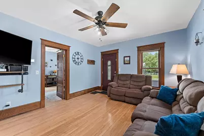 823 W 4th Avenue, Oshkosh, WI 54902 - Photo 6