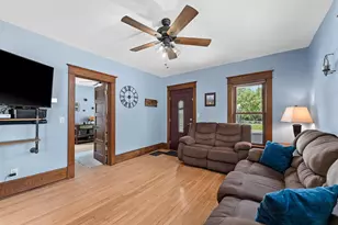 823 W 4th Ave, Oshkosh, WI 54902 - Photo 6