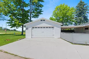 W5184 Shady Ln, Shawano, WI 54166 - Photo 6