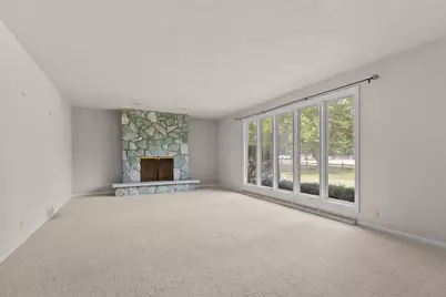 W6425 Lakeview Court, Menasha, WI 54952 - Photo 12